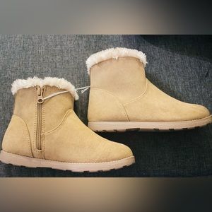 Sold New Cat&Jack girl size 4 tan/haiden colored winter boots